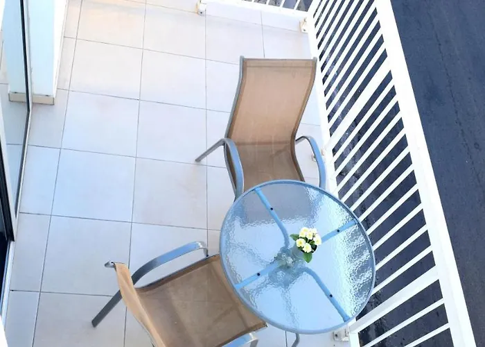 Cross Road アパート