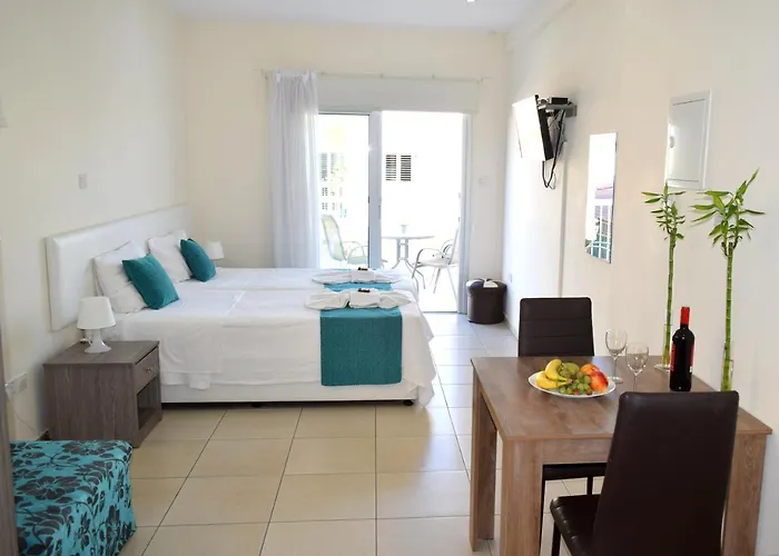 Cross Road Apartamento Ayia Napa