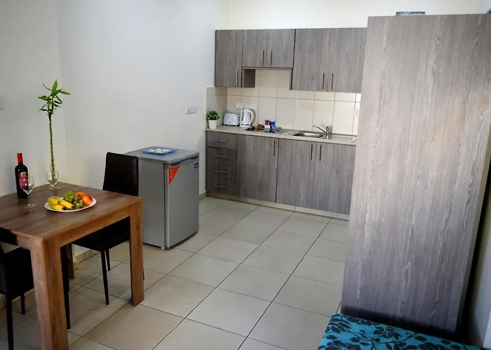 Cross Road * Ayia Napa