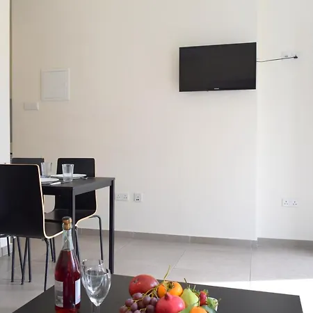 Cross Road * 아이아 나파