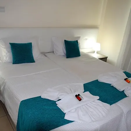 Apartment Cross Road *